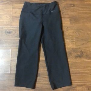 NWT Nike DRI-FIT Women’s Legend Capris - XS